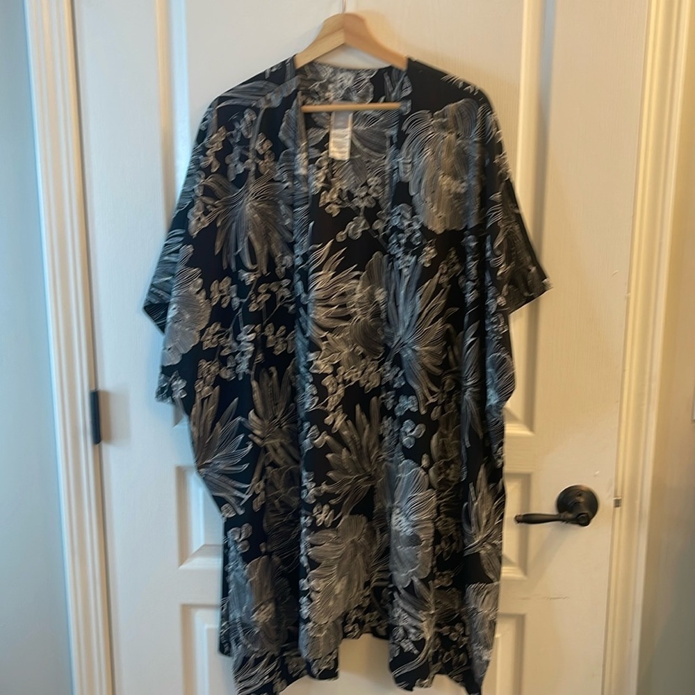 Chicos 3/4 sleeve kimono